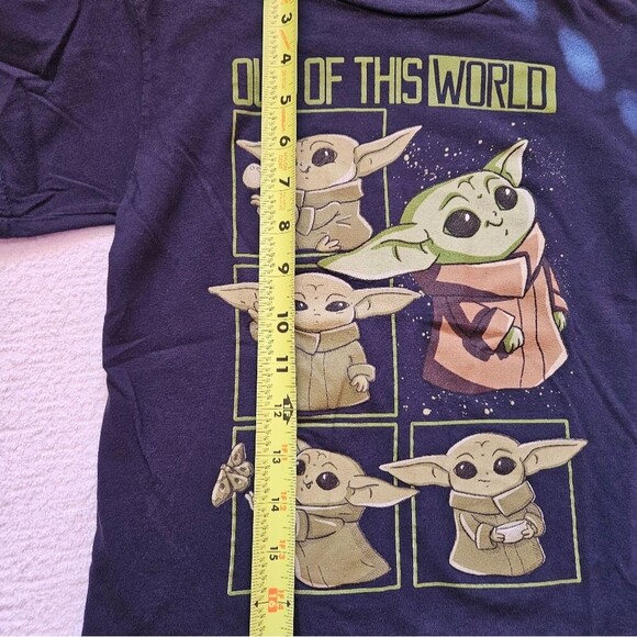 Boys size 6, 5/6 t shirts, Justice League, Batman, and Yoda - Picture 4 of 14